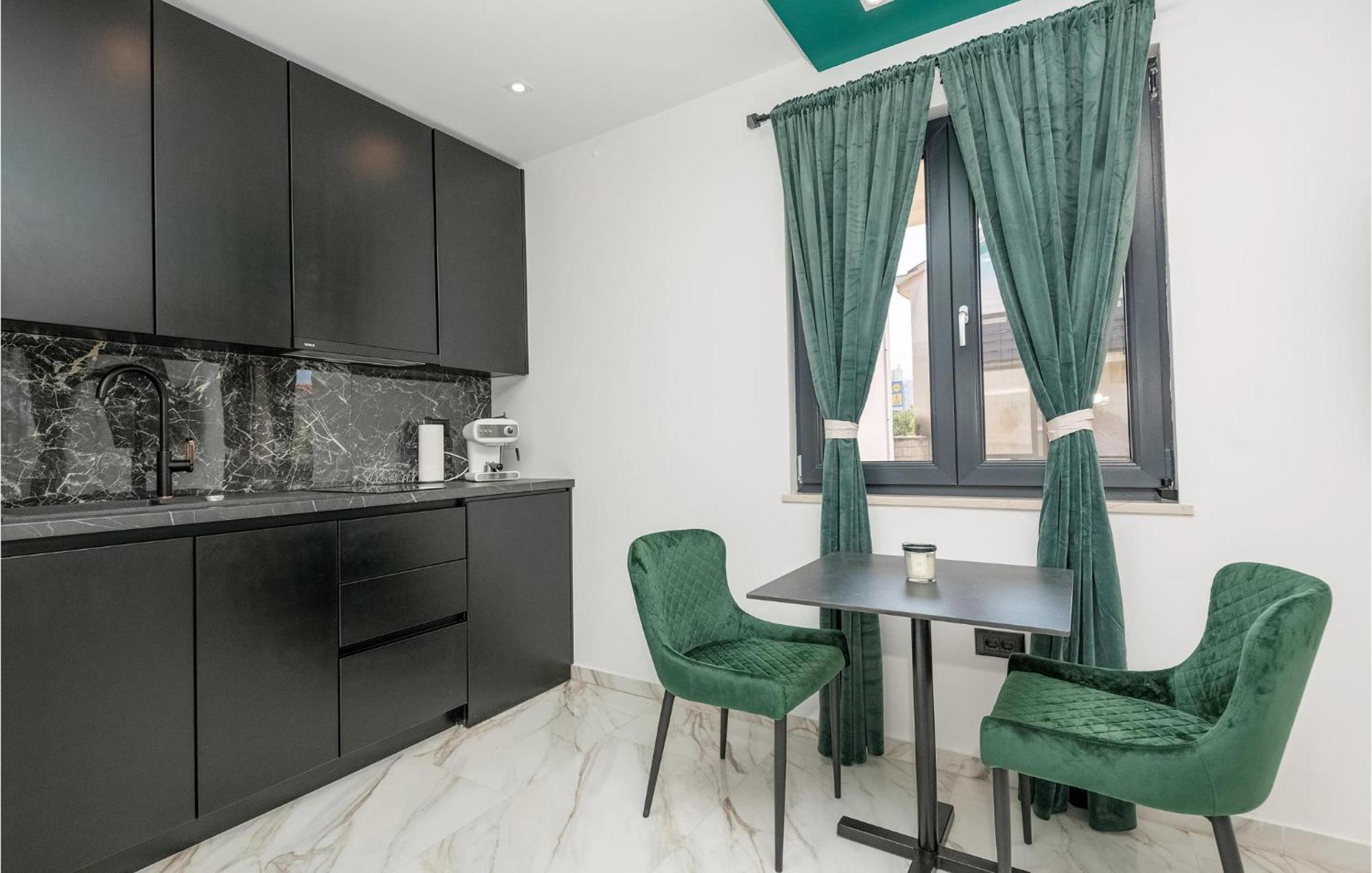 Awesome Apartment In Makarska With Wifi Dış mekan fotoğraf
